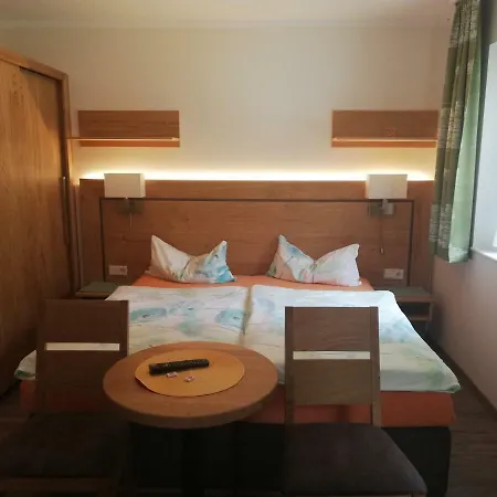 Haus Alpenheim Guest house